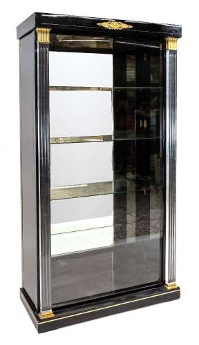 Display cabinet in neo-classical st