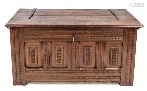 Baroque flat-lidded chest, 18th cen