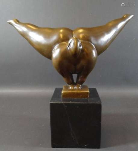 MILO "BODENTURNERIN" BRONZE AUF MARMOR