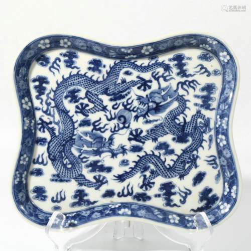 Blue and white dragon pattern special-shaped plate