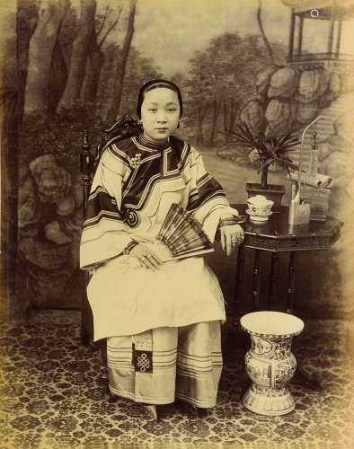 1880s 清末执扇女子坐像 蛋白照片/Albumen Print