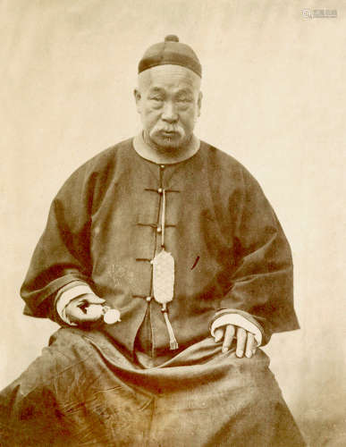 威廉·瓦谢 1858 威廉·瓦谢 上海商人肖像（2张） 蛋白照片/Albumen ...
