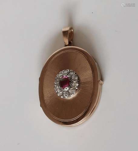 Medaillon,585er Rotgold mit Rubincabochon (0,8ct) und 10 Bri...