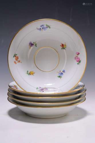 5 bowls/saucers with scattered flowers decor, Meissen