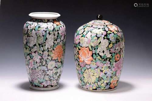 Two large vases/vessels, China, around 1880, porcelain