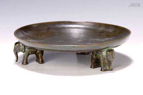 Bronze bowl, German, around 1910/15, standing on three