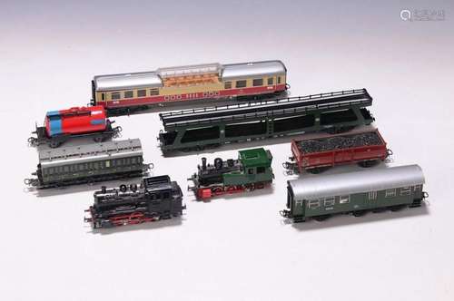 Large collection of Märklin passenger carriages