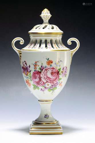 Large potpourri vase, Dresden, around 1900, porcelain