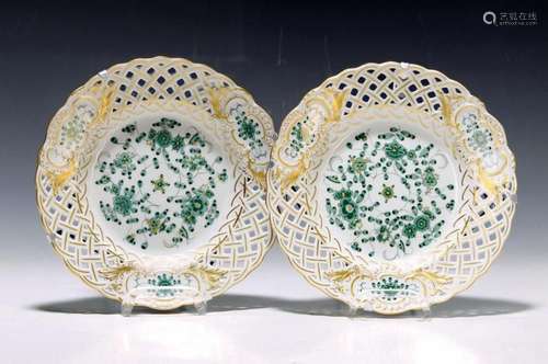 Pair of dessert plates, Meissen, 1960s, porcelain