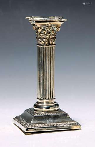 Pair of candlesticks, Birmingham, W.H.W., 20thc., Sterling