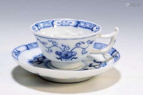 Small cup with saucer, Meissen, around 1735- 40