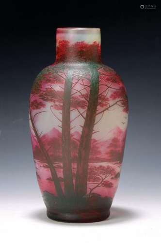 Large vase, de Vez, from 1907, colorless ground