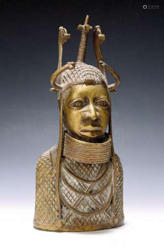 Sculpture of a dignitary, Ghana, modeled afterthe 17th