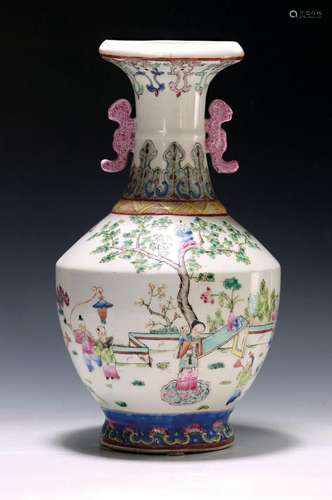 Vase, China, around 1900, porcelain, stylized double