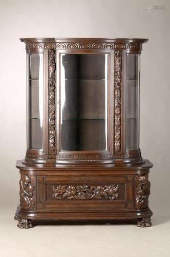 Showcase, around 1910, oak veneer, partly solid