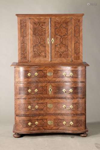 Top chest of drawers, Switzerland, around 1800, walnut