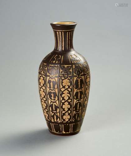 Joseph MOUGIN (1876-1961) Atelier de Lunéville<br />
Vase en...