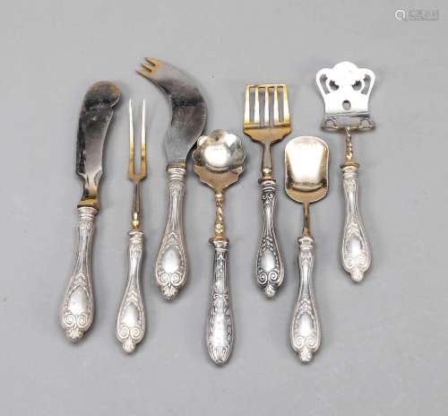 Seven pieces of serving cutlery, Ru