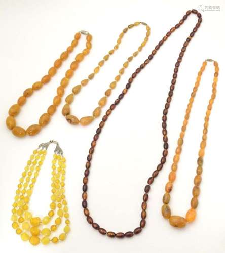 Assorted vintage bead necklaces, to include some amber examp...