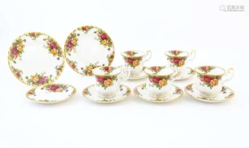 A quantity of Royal Albert tea wares in the Old Country Rose...