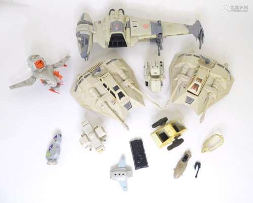 Toys, Star Wars: spaceships / vehicles comprising: two 980 K...