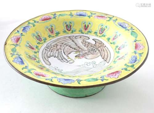 A Chinese / Cantonese famille jeune pedestal dish / tazza wi...