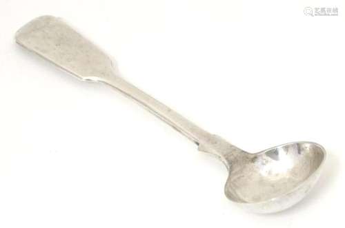 A Victorian silver Fiddle pattern salt spoon hallmarked Lond...