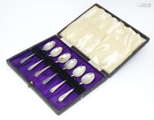 A set of six Geo VI silver teaspoons hallmarked London 1951,...