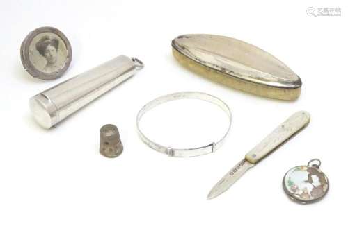 Assorted items to include a silver cheroot mouthpiece case, ...