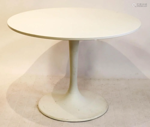 Knoll-style White Center Table