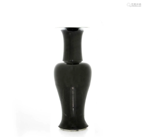 Large Mirror-Black Yen-Yen Vase