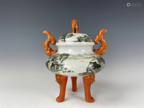 A Qianjiangcai Porcelian Tripod Censer with Cover