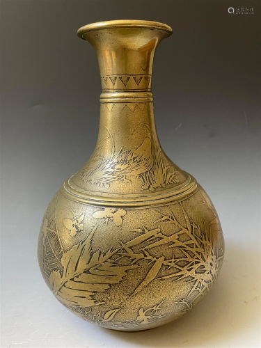 A Japanese Antique Bronze Vase