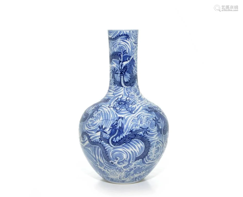 Large Chinese Blue and White Dragon Vase