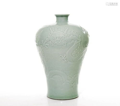 Very Fine Chinese Celadon Dragon Vase