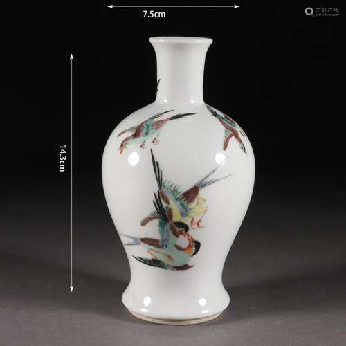 Wucai Glaze Bird Vase