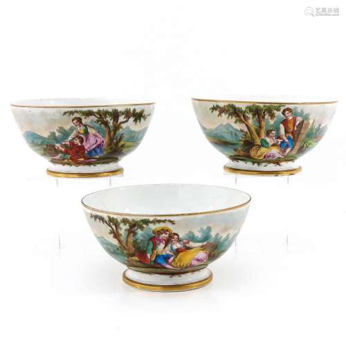 A Lot of 3 19th Century Cabinet Bowls