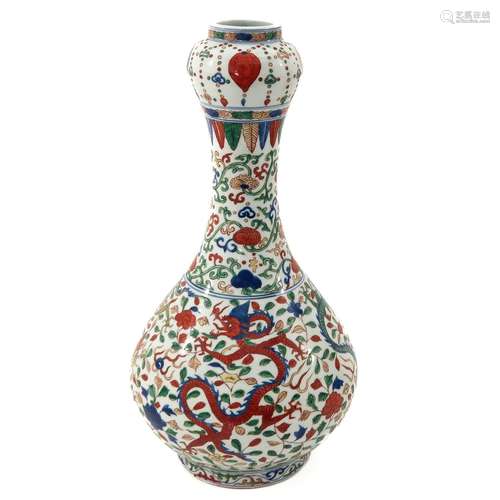 A Wucai Decor Gourd Vase