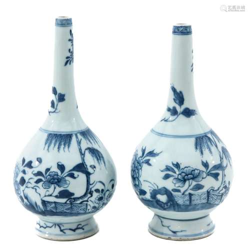 A Lot of 2 Blue and White Vases