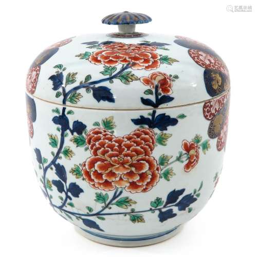 A Polychrome Decor Jar with Cover