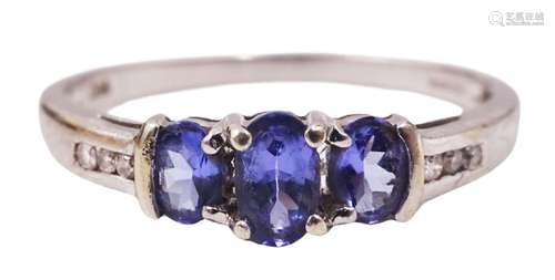 9ct gold three stone oval tanzanite ring