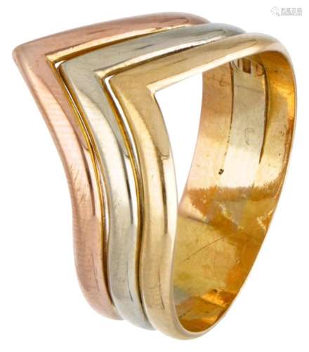 18K. Tricolor gold Italian design ring with a V-shaped cente...