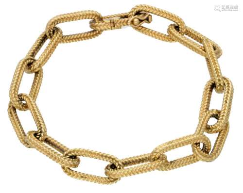 18K. Yellow gold anchor link bracelet.