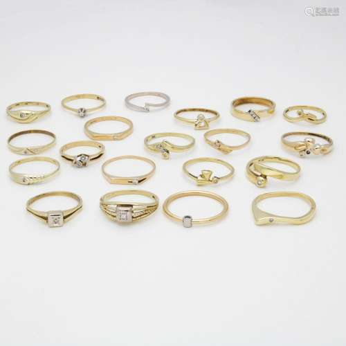 Lot of various bicolor and yellow gold rings, some of which ...