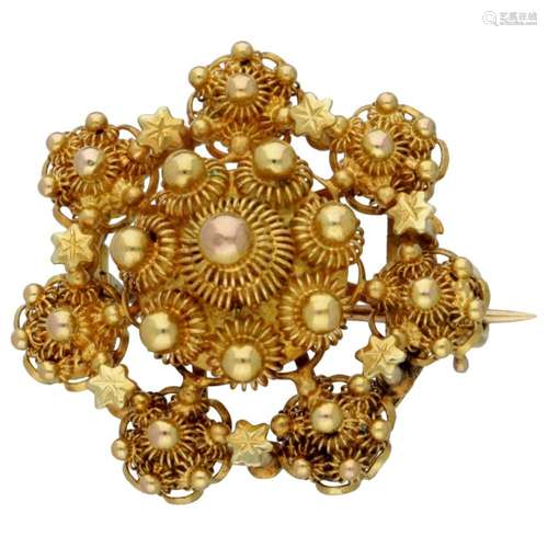 Antique 14K. yellow gold Zeeland knot brooch.