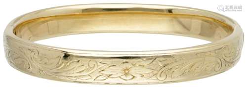 14K. Yellow gold floral engraved bangle bracelet.