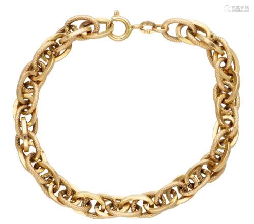 18K. Yellow gold Prince of Wales link bracelet.