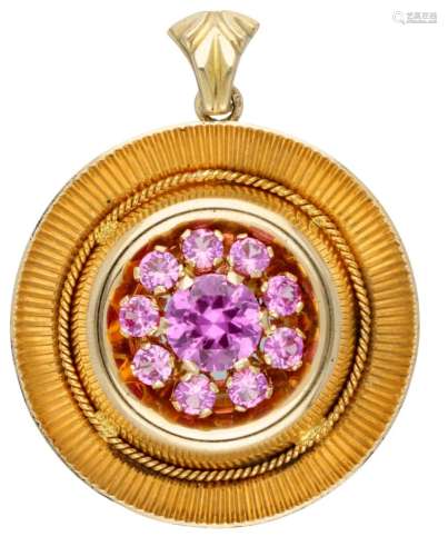 Vintage 18K. yellow gold pendant set with approx. 2.16 ct. r...