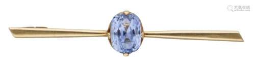 14K. Yellow gold brooch set with natural sapphire of approx....