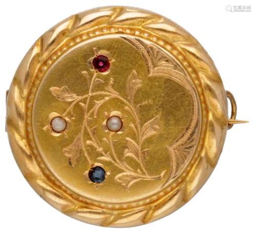14ct. Yellow gold brooch set with pearls and coloured rhines...